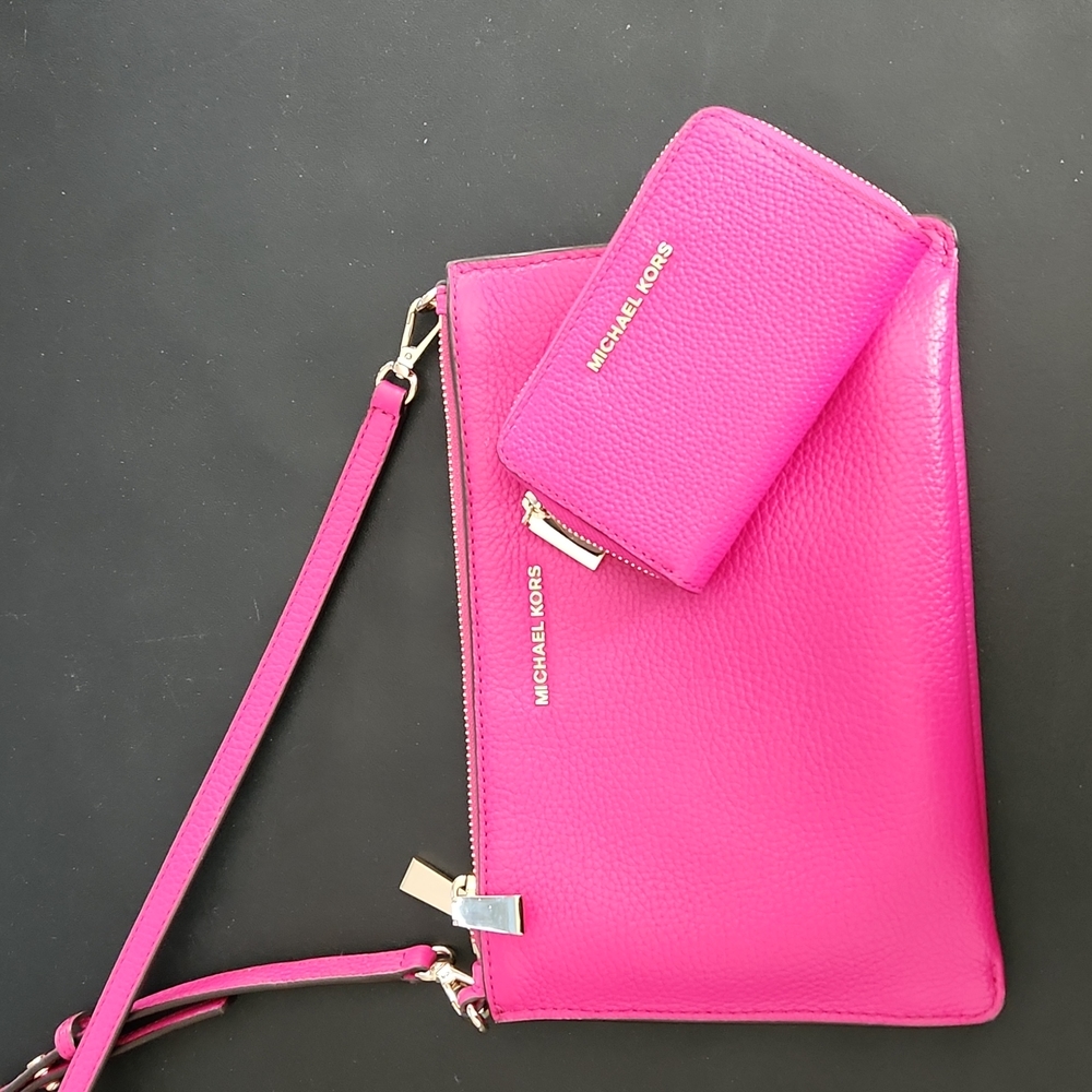 Micheal Kors Crossbody